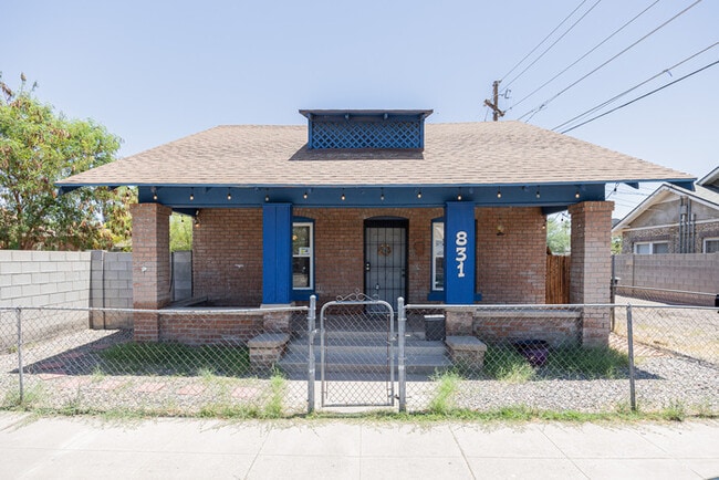 Photo - 831 N 10th St