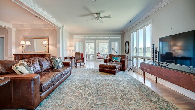 Photo - 752 Collins Meadow Dr Unidad ID1253454P