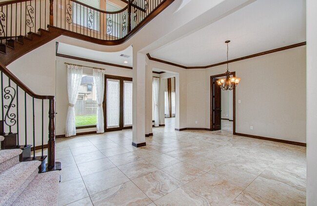 5711 Avon Landing Ln