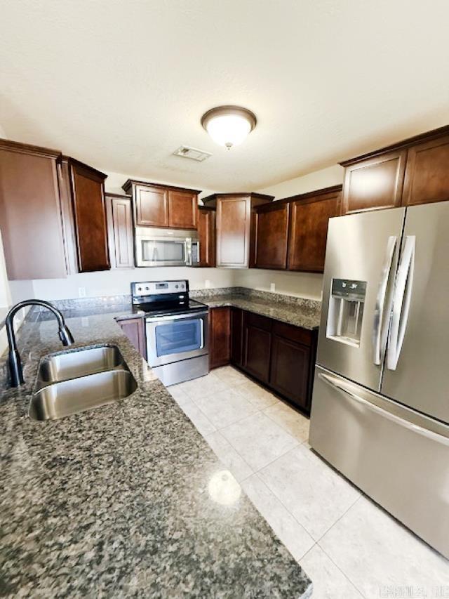 Photo - 176 Cambridge Dr