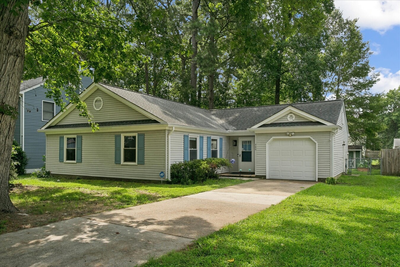 Photo - 486 Wyn Dr