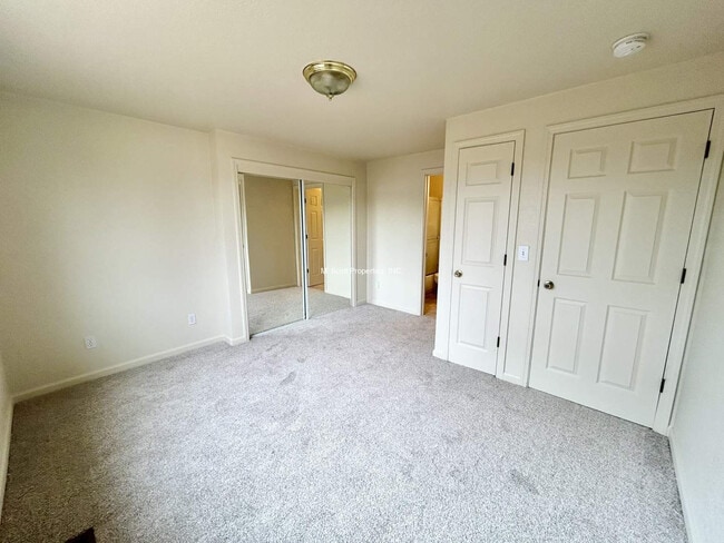 Photo - 925 Opalite Dr