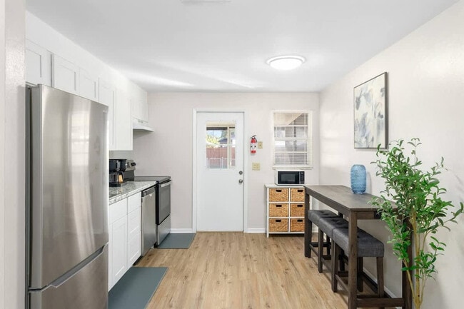 Photo - 38604 Naomi Ave Unidad ID1234466P