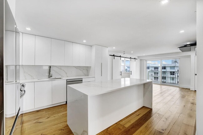 Building Photo - 4511 S Ocean Blvd Unit 1008 Rental