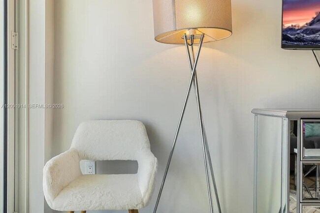 Photo - 321 NE 26th St Unit PH906