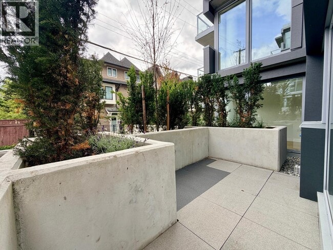 8120 Oak St Unit 104