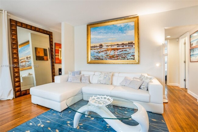 Building Photo - 113 SW 2nd St