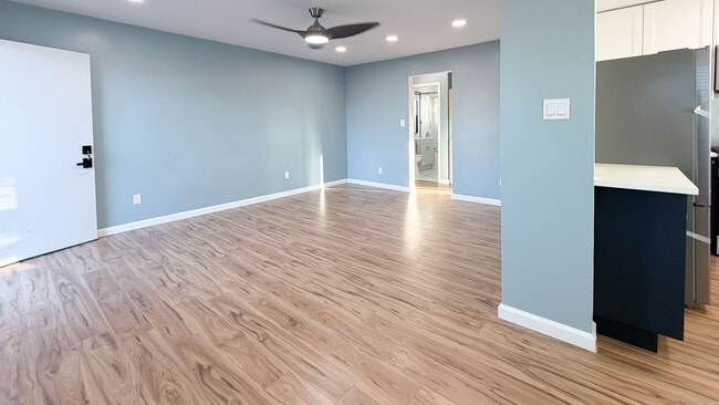 Photo - 4169 Myrtle Ave Unit 4171 1 2