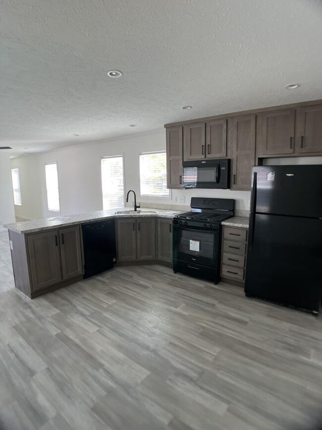 Photo - 2894 138th St W