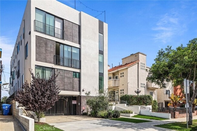Photo - 2432 Penmar Ave