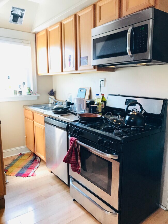 Photo - 3434 W Drummond Pl Unidad 3