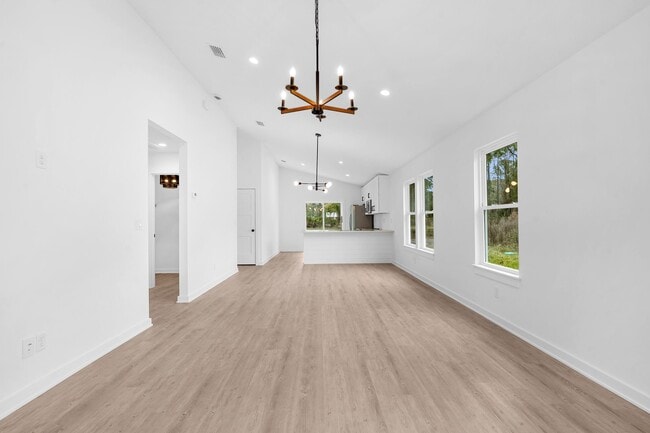 Photo - 964 W 9th St