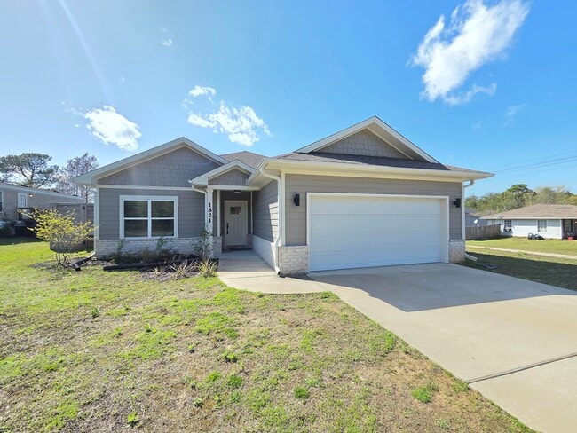 Building Photo - 1821 Lubbock Rd