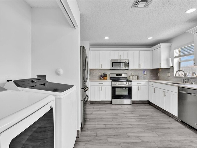 Photo - 7145 Crescent Creek Pl