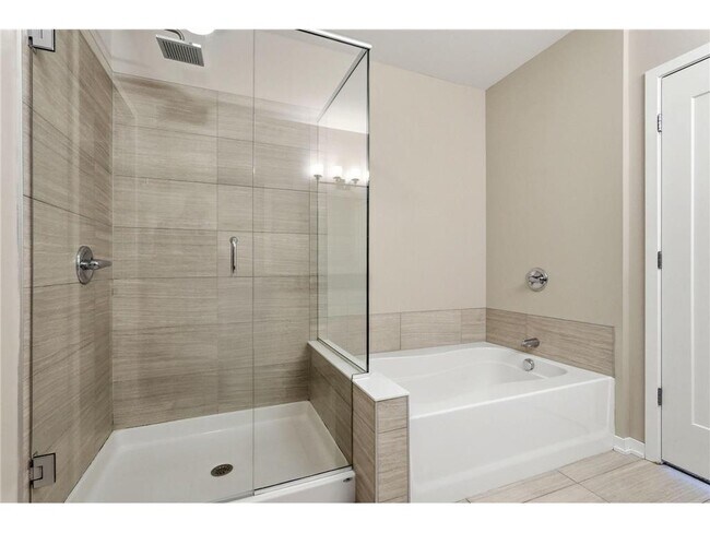 497 S Marquette Ave Unit 2502