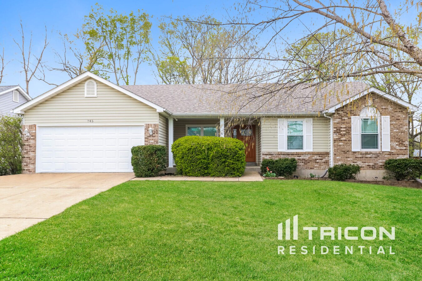 Photo - 745 Diamond Pointe Ct House