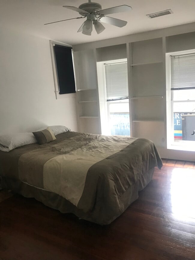 Photo - 870 Greenwood Ave NE