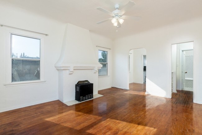 Photo - 1115 E Broadway
