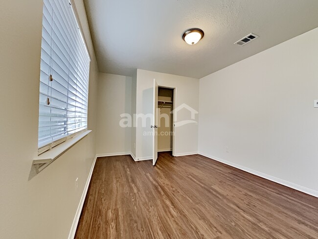 Photo - 2738 Springstone Dr