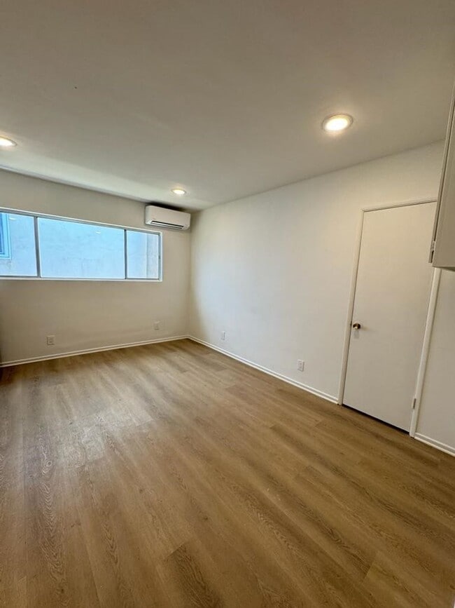 Photo - Primetime Brentwood