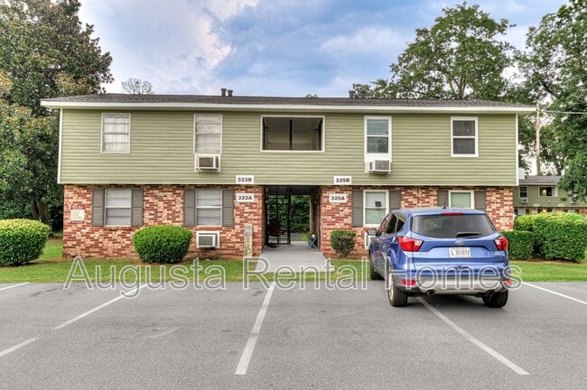 Building Photo - 325B Verdery Dr