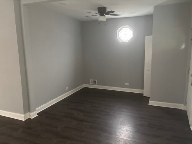 Photo - 4610 N Karlov Ave Unit 1