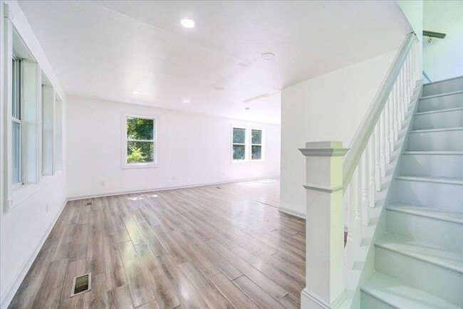 Photo - 629 S Rd