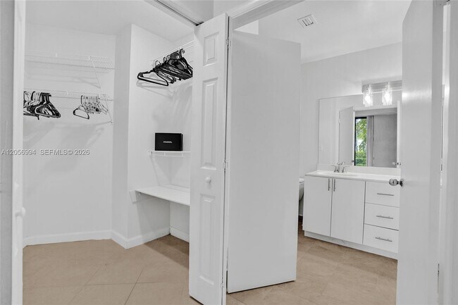 Photo - 3300 NE 192 St Unit 118