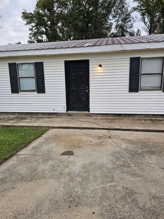 Building Photo - 50023 Kevin Dr Unit #B Rental