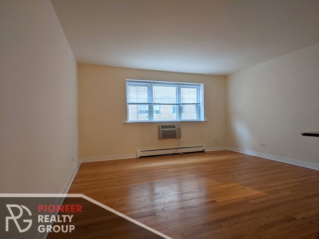 Photo - 643 W Wrightwood Ave