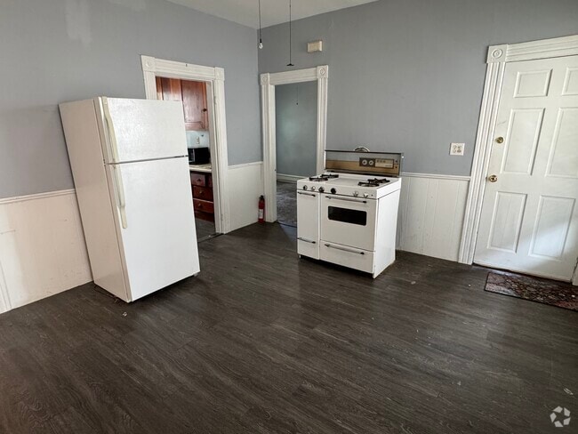 Building Photo - 145 Pine St Unit 2 Rental