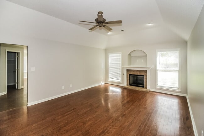 Photo - 10221 Green Moss Dr N