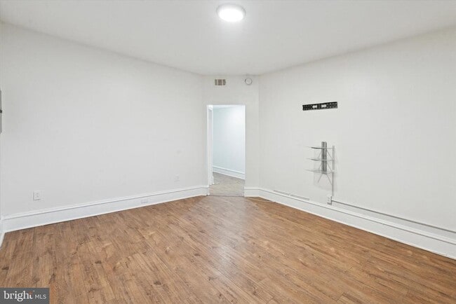 Building Photo - 6020 Catharine St