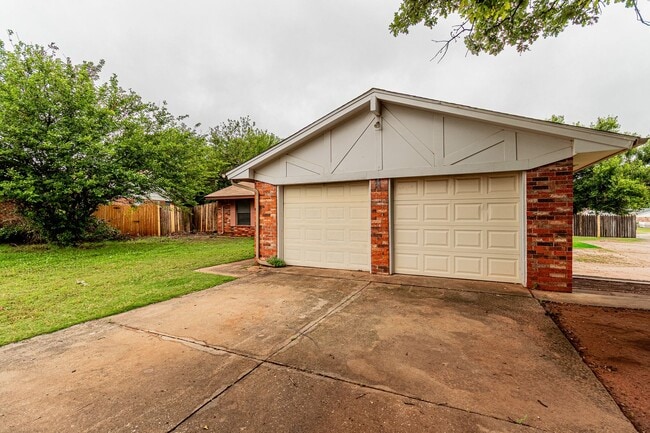 Photo - 3 Bed 2 Bath in OKC!