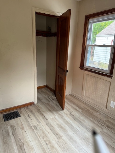 Photo - 2385 Joyce Ave