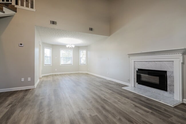 Photo - 2104 Watercrest Cir