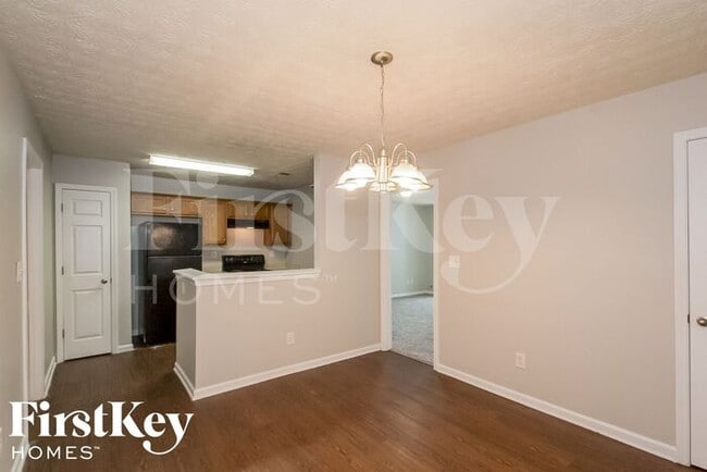 Photo - 6104 Ruth St SW