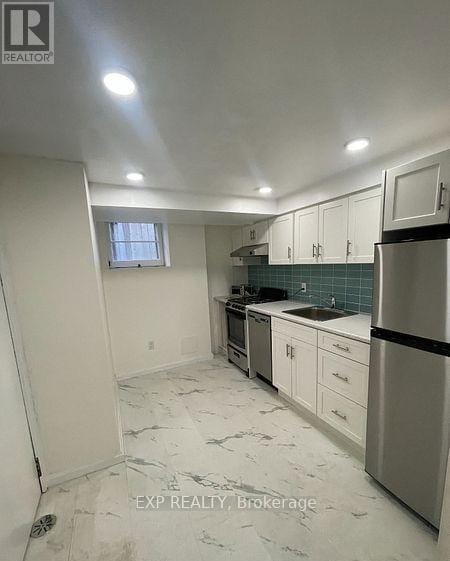 Photo - 8 Hillside Dr