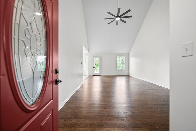 Photo - 270 Harold Dr
