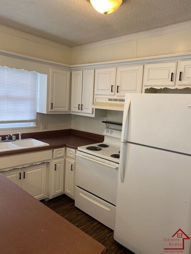 Photo - 540 McQuade Cir