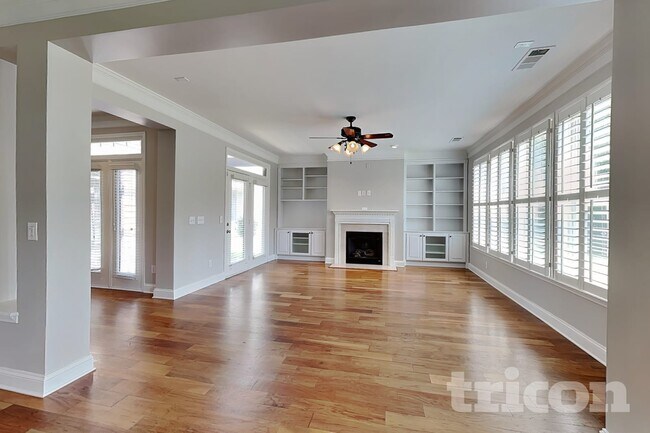 Photo - 4384 Challedon Dr