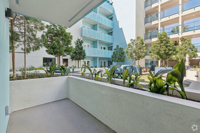 2BR, 1BA - 789-892SF - Patio - Luma Point Apartments