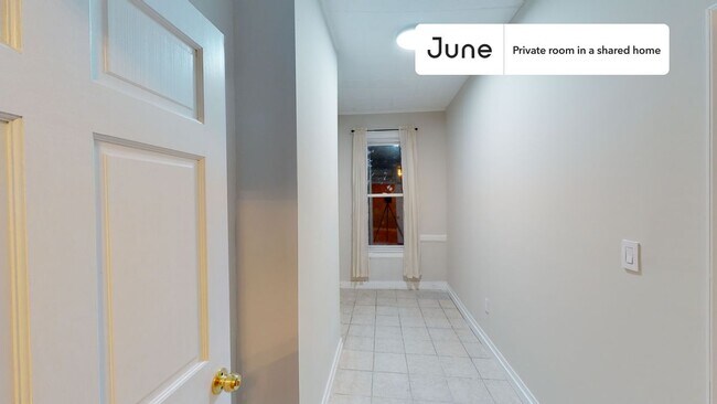 Room in Shared 5 bed/2 bath home in Sunset Park