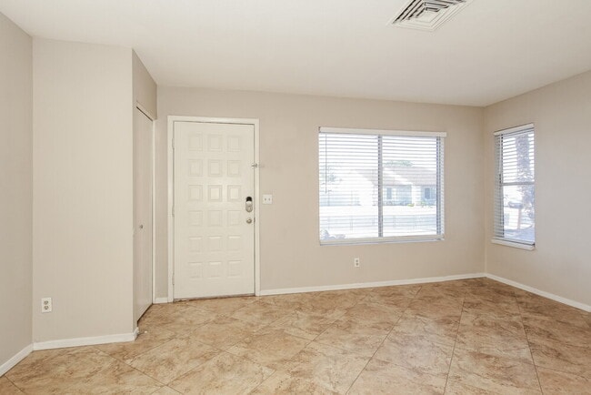 Photo - 1314 W Rockwell Dr