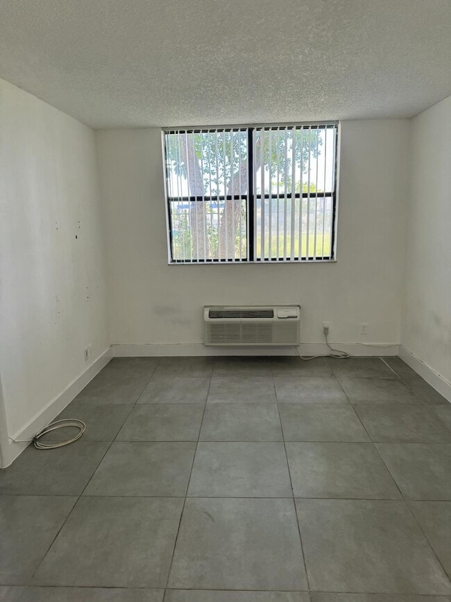 Photo - 2401 Riverside Dr Unit 210-B