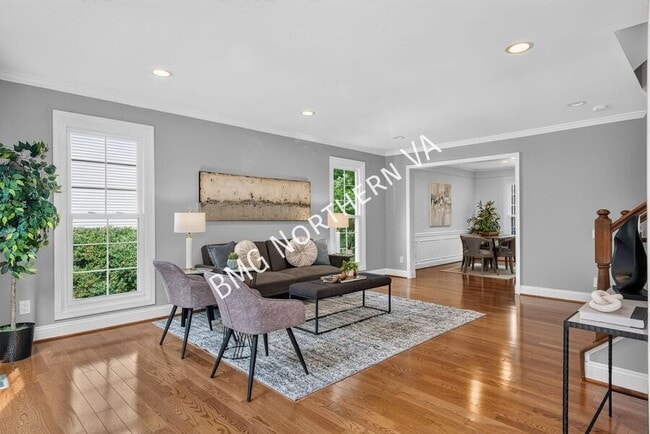 Photo - 43790 Laburnum Square