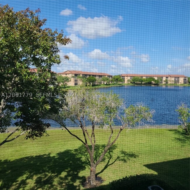 Building Photo - 1351 SW 141st Ave Unit 310-G