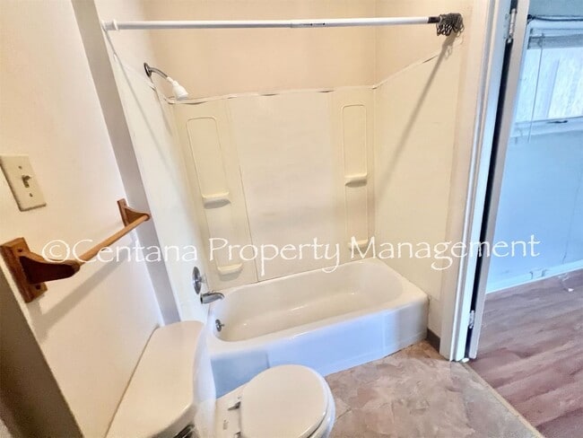 Photo - 1528 A St