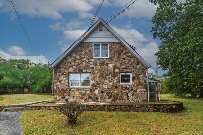 Photo - 79 Mountainside Rd