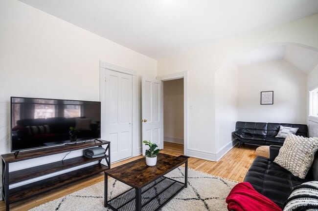 Photo - 4Bdrm Upper Flat of Eastside Duplex Fully Remodeled